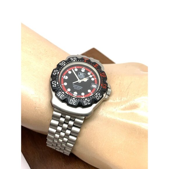 Tag Heuer Unisex Watch WA1214 Professional Swiss Quartz Red Black Dial 34mm - Picture 4 of 14